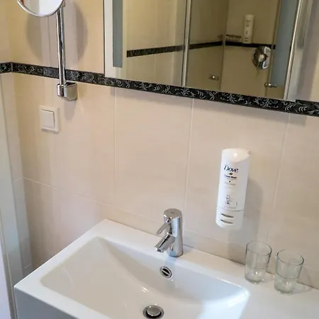 Zur Krone Hotel