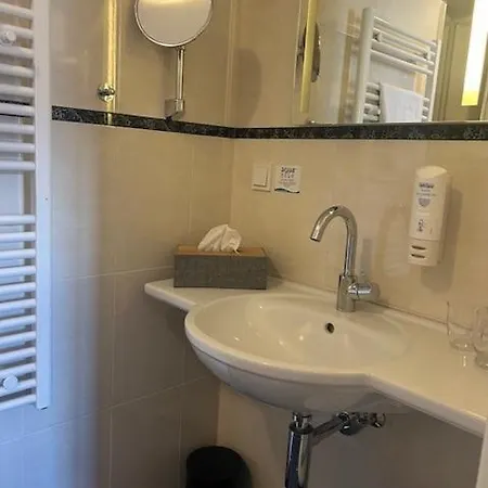 Zur Krone Hotel Großheubach